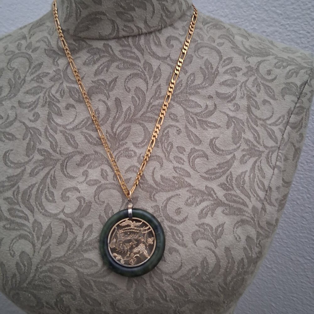 Beautiful Asian Green Jade and Gold Necklace